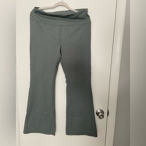 Mono B flare yoga pants